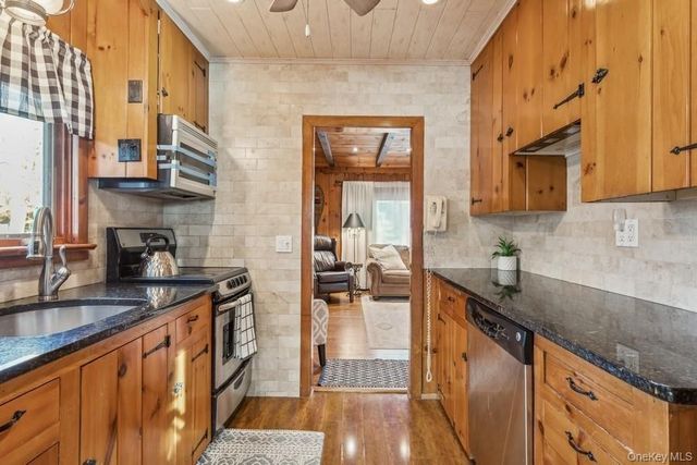 1850 Sterling Road, Cutchogue, NY 11935