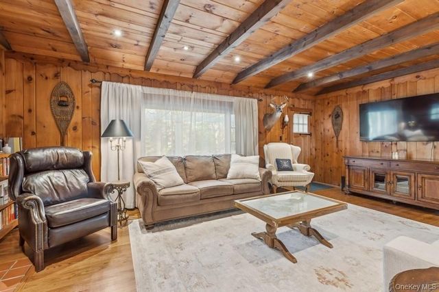 1850 Sterling Road, Cutchogue, NY 11935