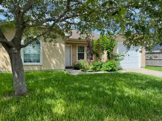 5926 Community Dr, Corpus Christi, TX 78412