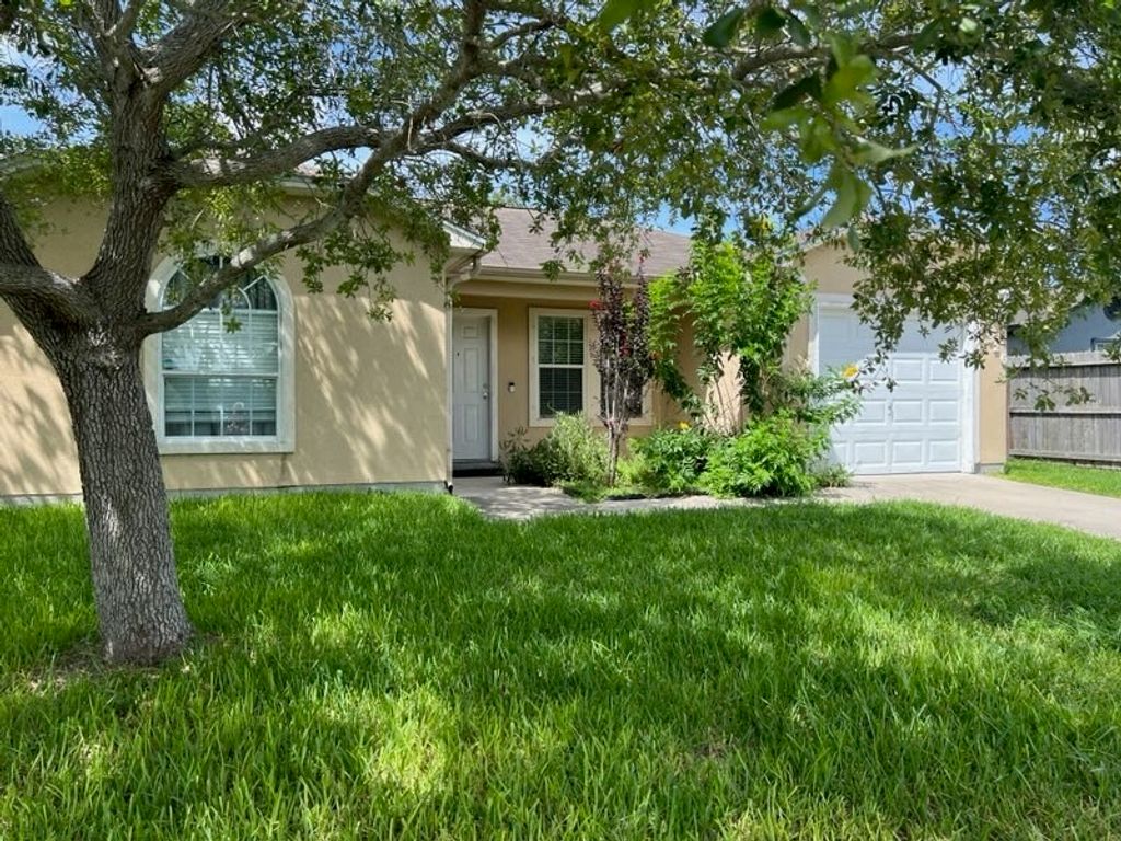 5926 Community Dr, Corpus Christi, TX 78412