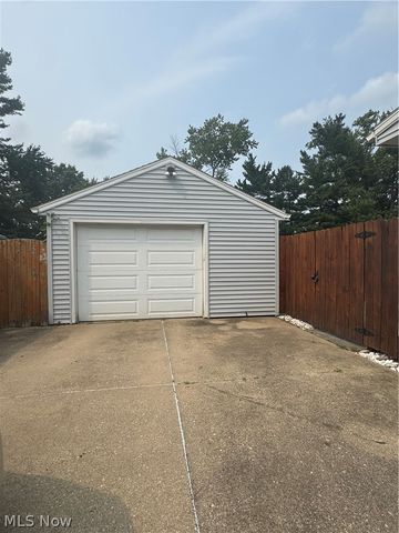 3741 Argonne Street, Mogadore, OH 44260