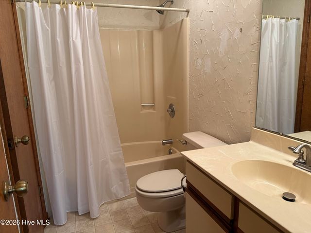 24 Boundaryline Drive NW Apt G, Calabash, NC 28467