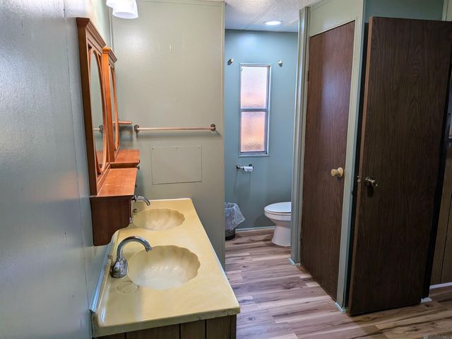 906 E Verna St, Gonzales, LA 70737