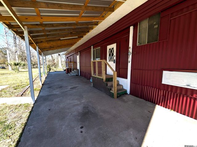 906 E Verna St, Gonzales, LA 70737