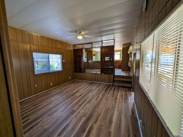 906 E Verna St, Gonzales, LA 70737