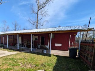 906 E Verna St, Gonzales, LA 70737