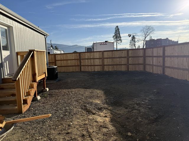 4074 S Pacific Hwy Highway 10, Medford, OR 97501