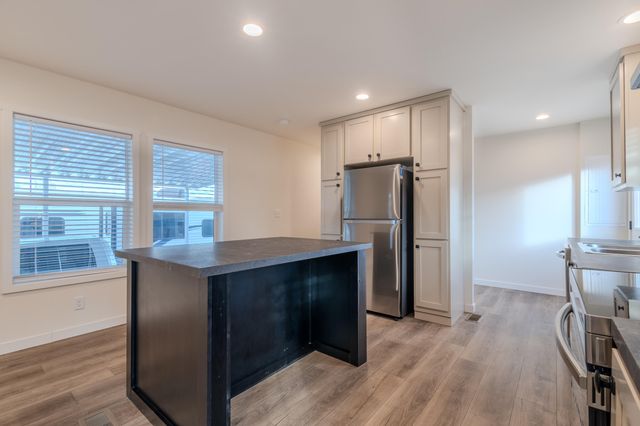 4074 S Pacific Hwy Highway 10, Medford, OR 97501