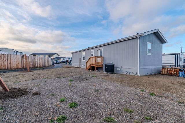 4074 S Pacific Hwy Highway 10, Medford, OR 97501