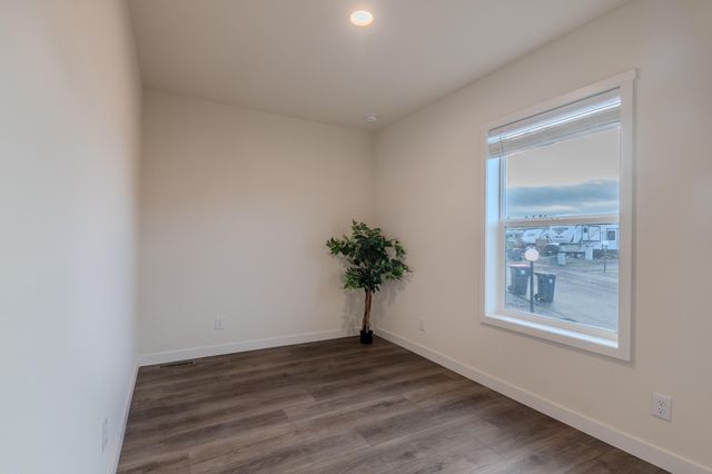 4074 S Pacific Hwy Highway 10, Medford, OR 97501