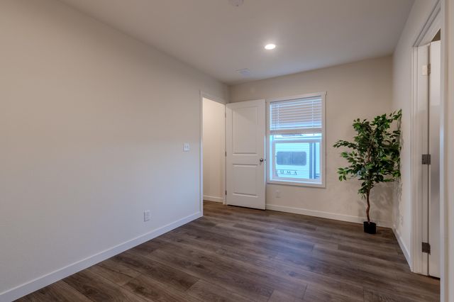 4074 S Pacific Hwy Highway 10, Medford, OR 97501