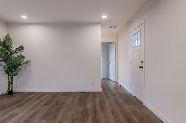 4074 S Pacific Hwy Highway 10, Medford, OR 97501