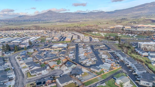 4074 S Pacific Hwy Highway 10, Medford, OR 97501