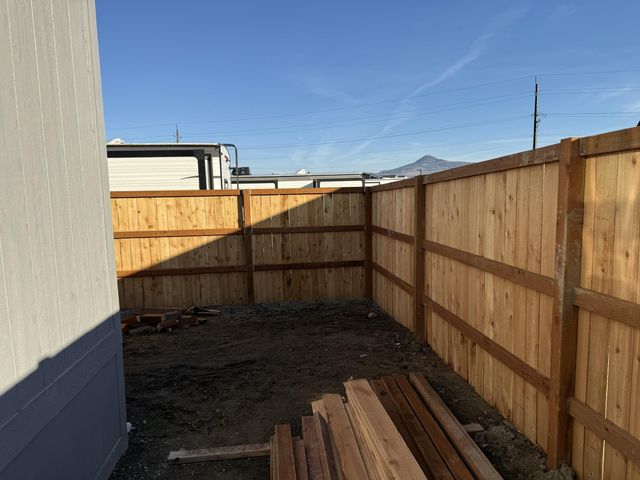 4074 S Pacific Hwy Highway 10, Medford, OR 97501