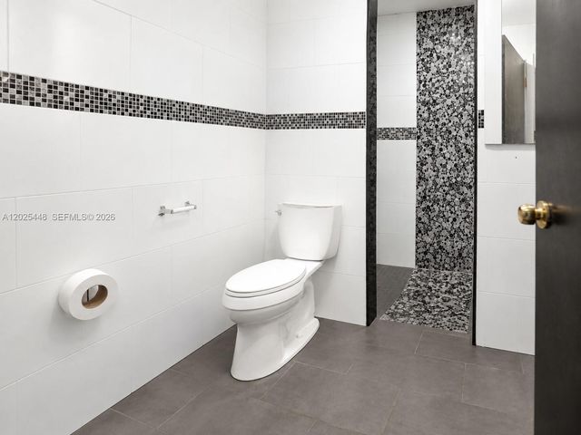 455 E 10th Avenue, Hialeah, FL 33010