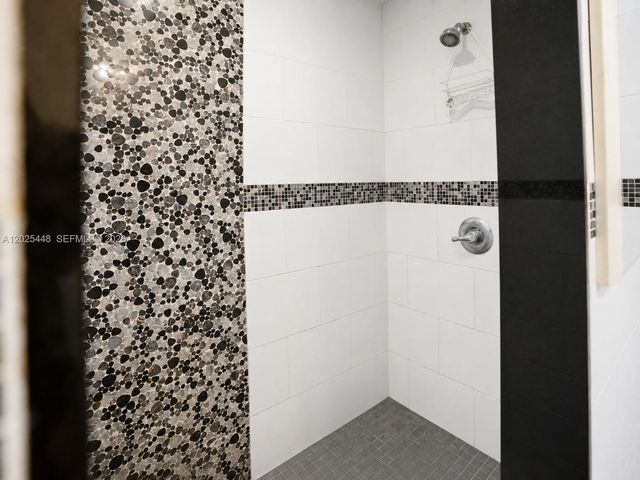 455 E 10th Avenue, Hialeah, FL 33010