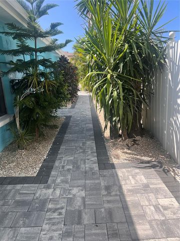 40 82ND AVENUE S Unit `1, Treasure Island, FL 33706