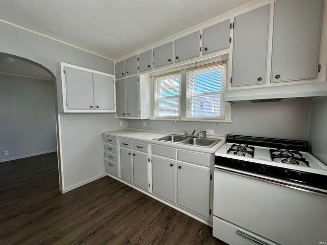 923 Jackson Street, Jasper, IN 47546