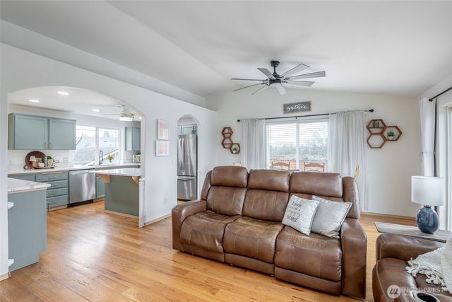 16669 Rainier View Drive SE, Yelm, WA 98597