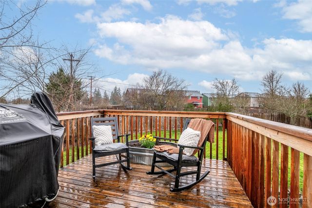 16669 Rainier View Drive SE, Yelm, WA 98597