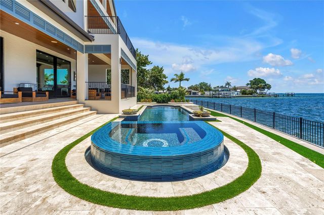 386 26TH AVENUE SE, St Petersburg, FL 33705