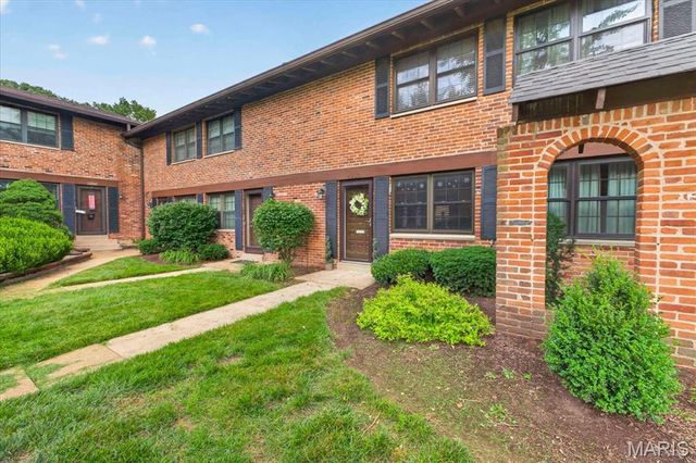 7903 Royal Arms Court, Crestwood, MO 63123