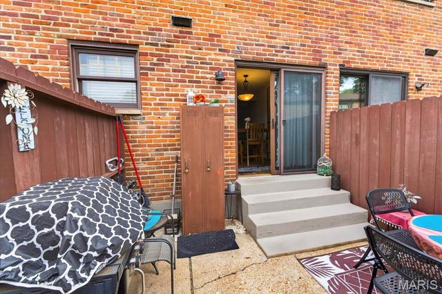 7903 Royal Arms Court, Crestwood, MO 63123