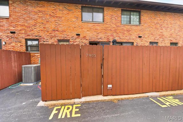 7903 Royal Arms Court, Crestwood, MO 63123