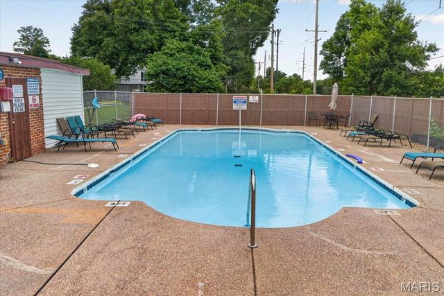 7903 Royal Arms Court, Crestwood, MO 63123