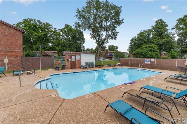 7903 Royal Arms Court, Crestwood, MO 63123