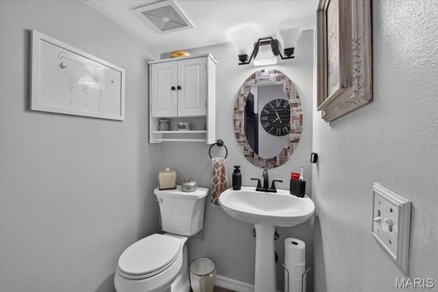 7903 Royal Arms Court, Crestwood, MO 63123