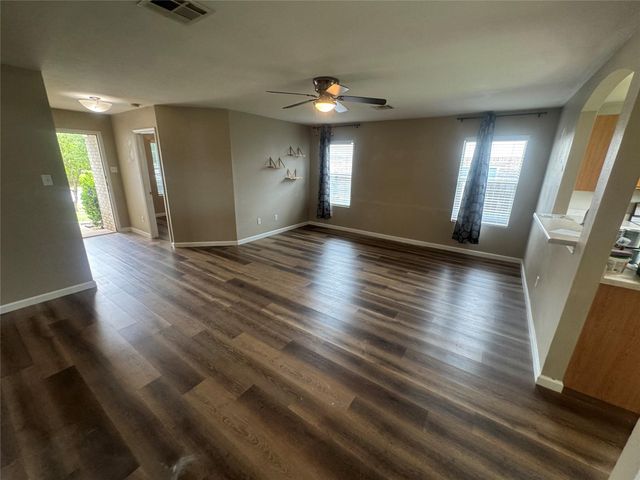 108 Mesa DR, Leander, TX 78641