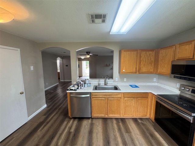 108 Mesa DR, Leander, TX 78641