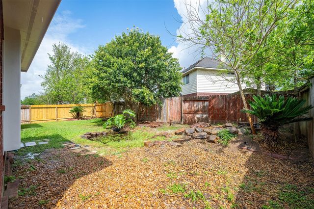 3823 Addison Drive, Pearland, TX 77584