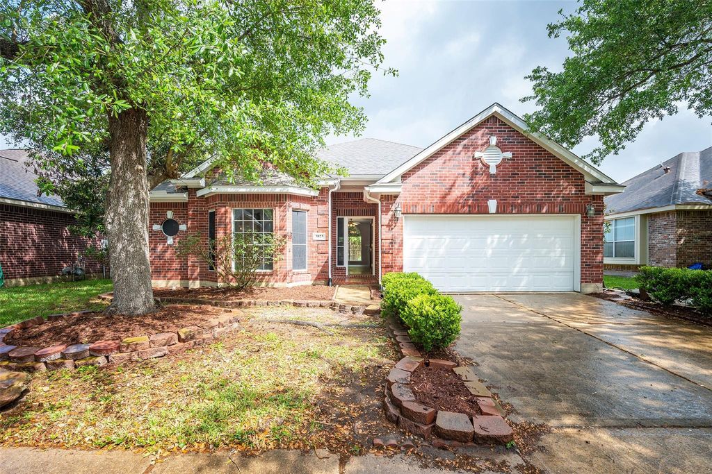 3823 Addison Drive, Pearland, TX 77584