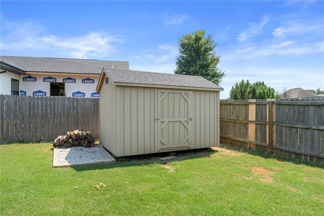 6300 SW Bear Road, Bentonville, AR 72713