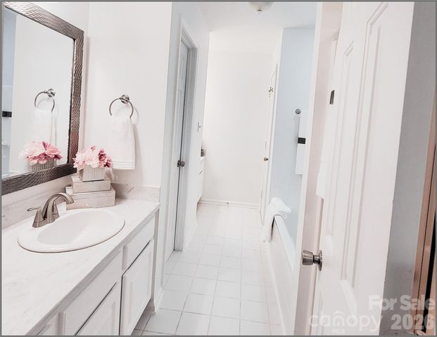 2149 Lennox Square Road, Charlotte, NC 28210