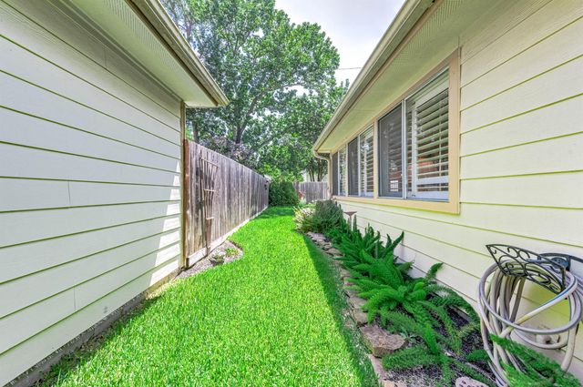 7754 Park Falls Drive, Houston, TX 77095