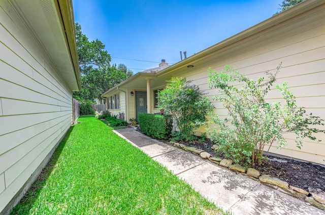 7754 Park Falls Drive, Houston, TX 77095