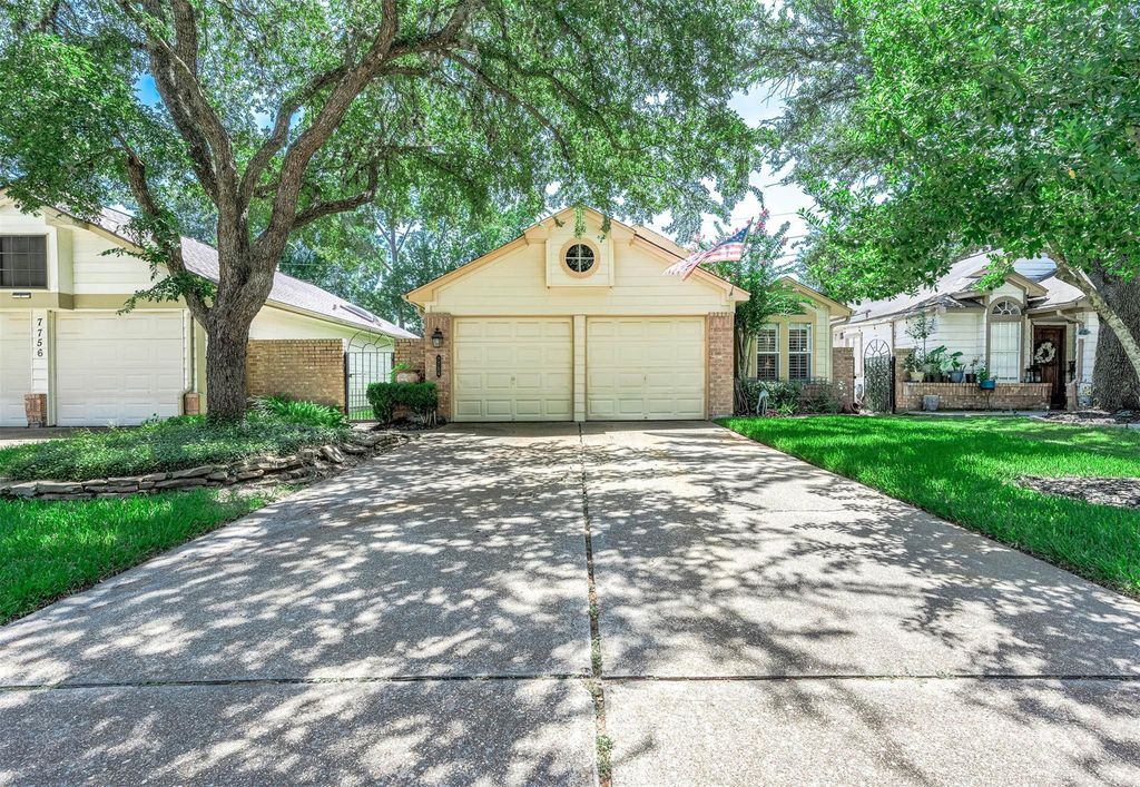 7754 Park Falls Drive, Houston, TX 77095