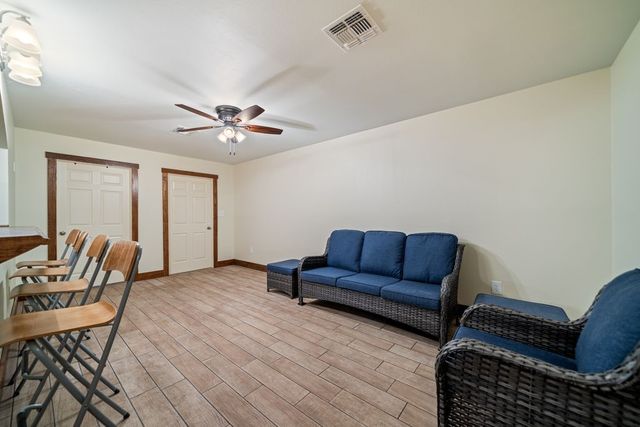 277 S County Road 307, Orange Grove, TX 78372