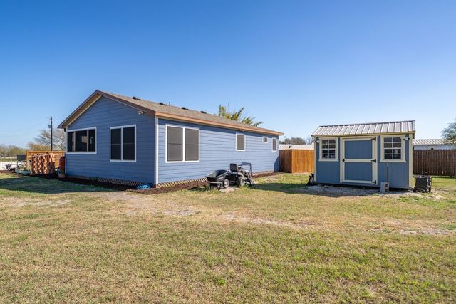 277 S County Road 307, Orange Grove, TX 78372