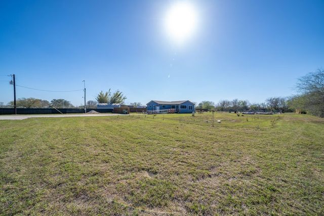 277 S County Road 307, Orange Grove, TX 78372