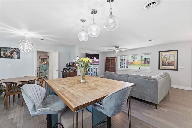703 NW J Street, Bentonville, AR 72712