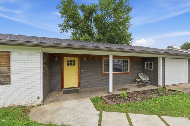 703 NW J Street, Bentonville, AR 72712