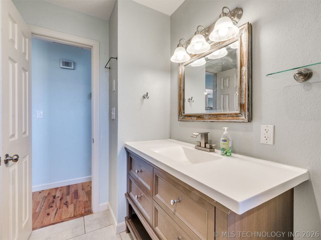 20855 S 4220 Road, Claremore, OK 74019