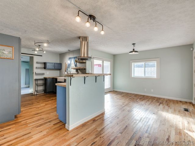 20855 S 4220 Road, Claremore, OK 74019