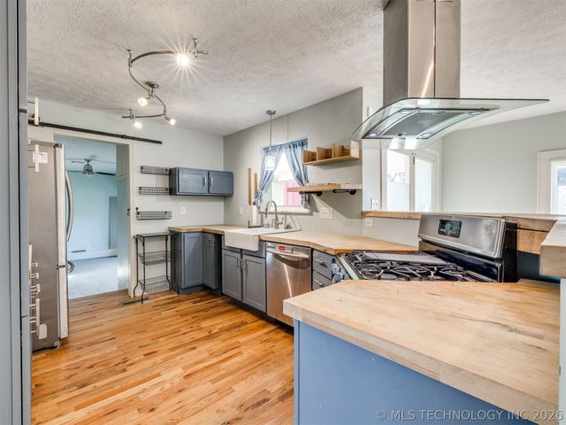 20855 S 4220 Road, Claremore, OK 74019