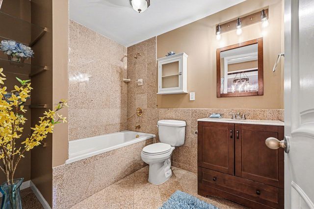 372 Overlook Drive, Oxford, MI 48371