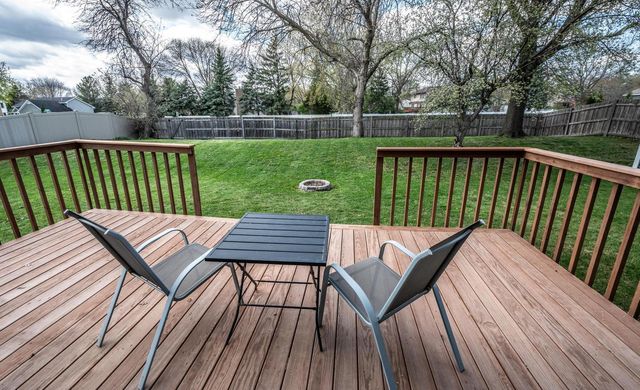15020 Rushmore Crescent, Burnsville, MN 55306